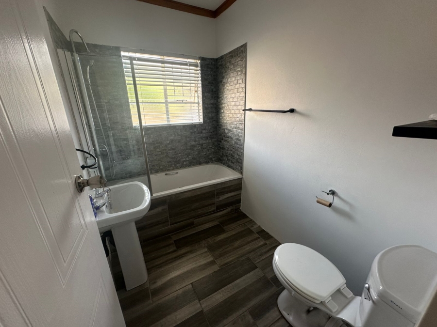 To Let 3 Bedroom Property for Rent in Pentagon Park Free State